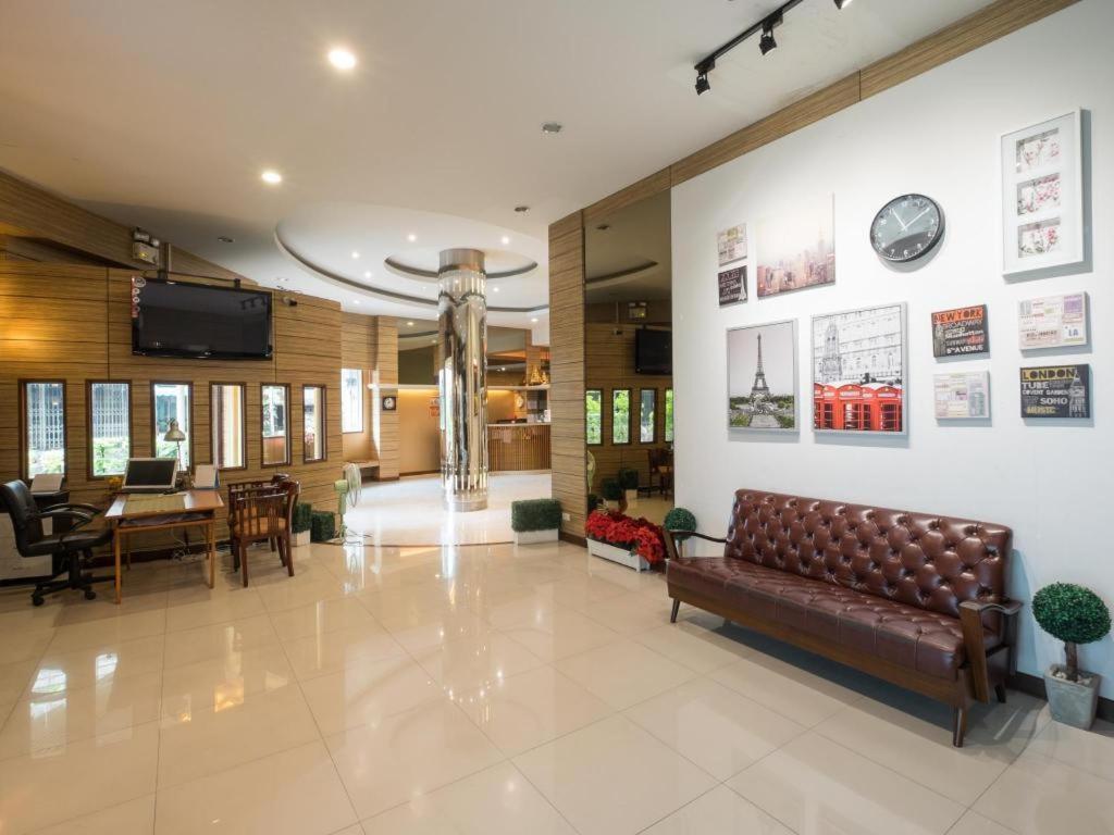 New Suanmali Hotel Bangkok Exterior photo