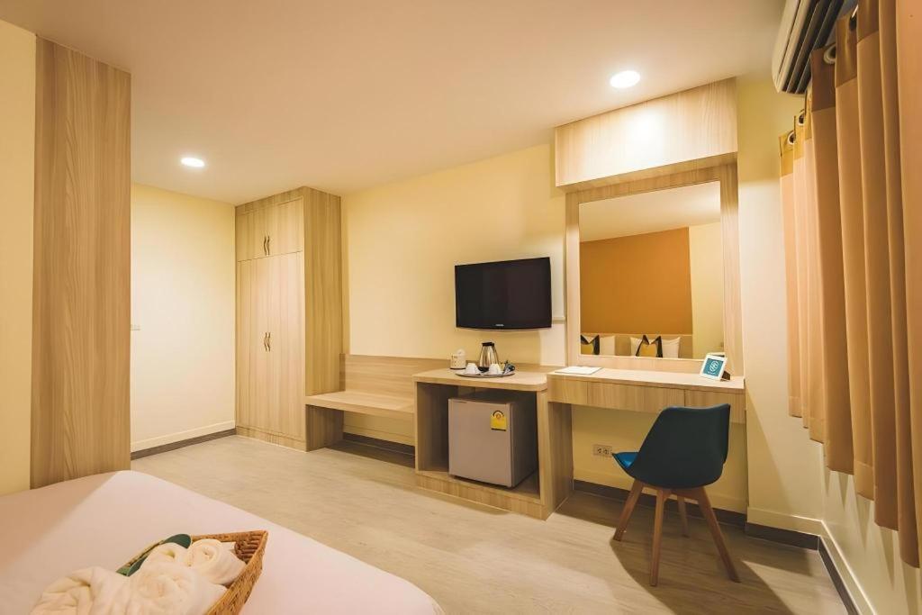 New Suanmali Hotel Bangkok Exterior photo