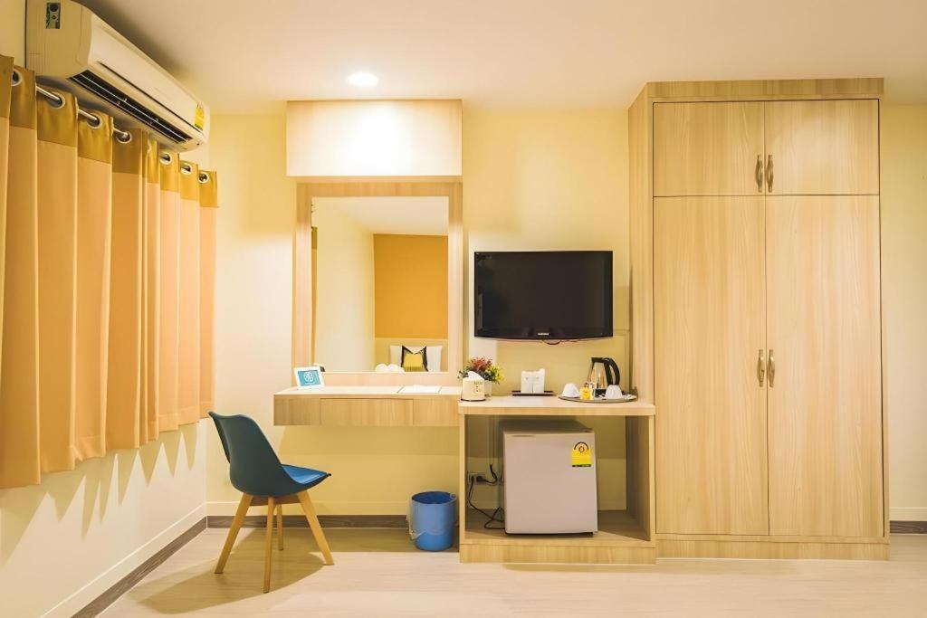 New Suanmali Hotel Bangkok Exterior photo