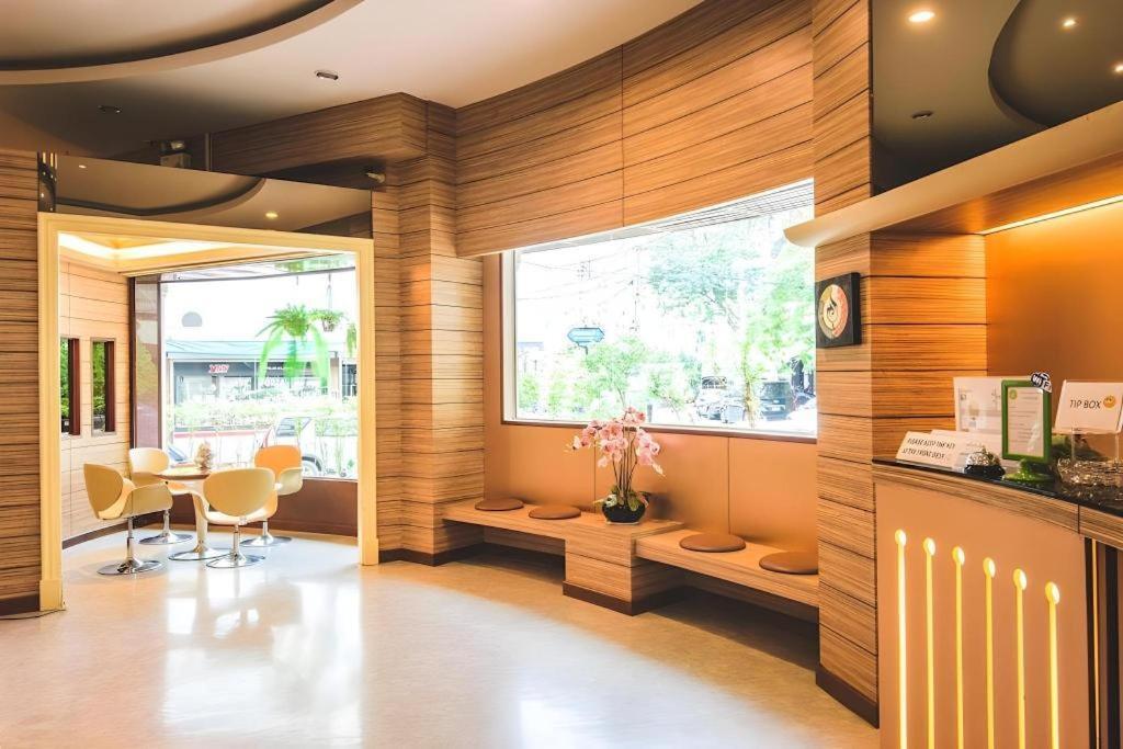 New Suanmali Hotel Bangkok Exterior photo