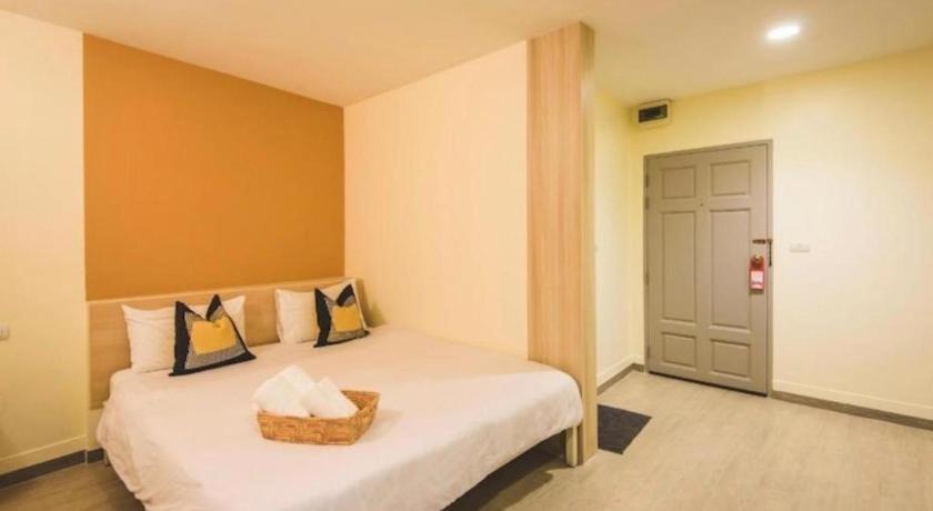 New Suanmali Hotel Bangkok Exterior photo