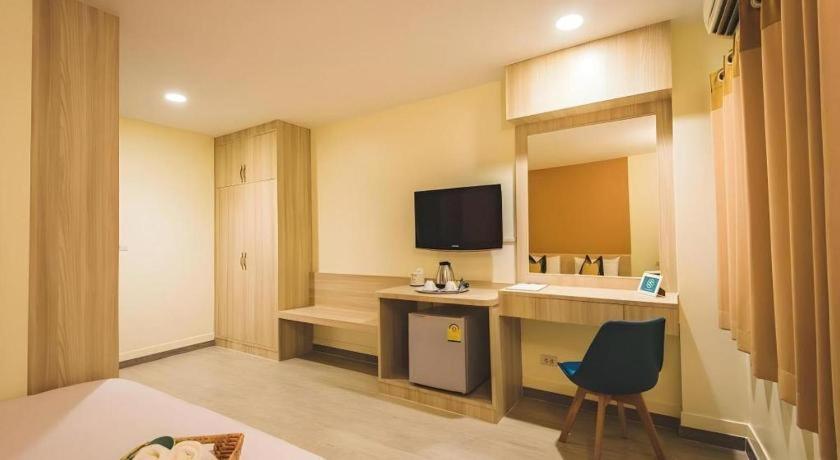 New Suanmali Hotel Bangkok Exterior photo